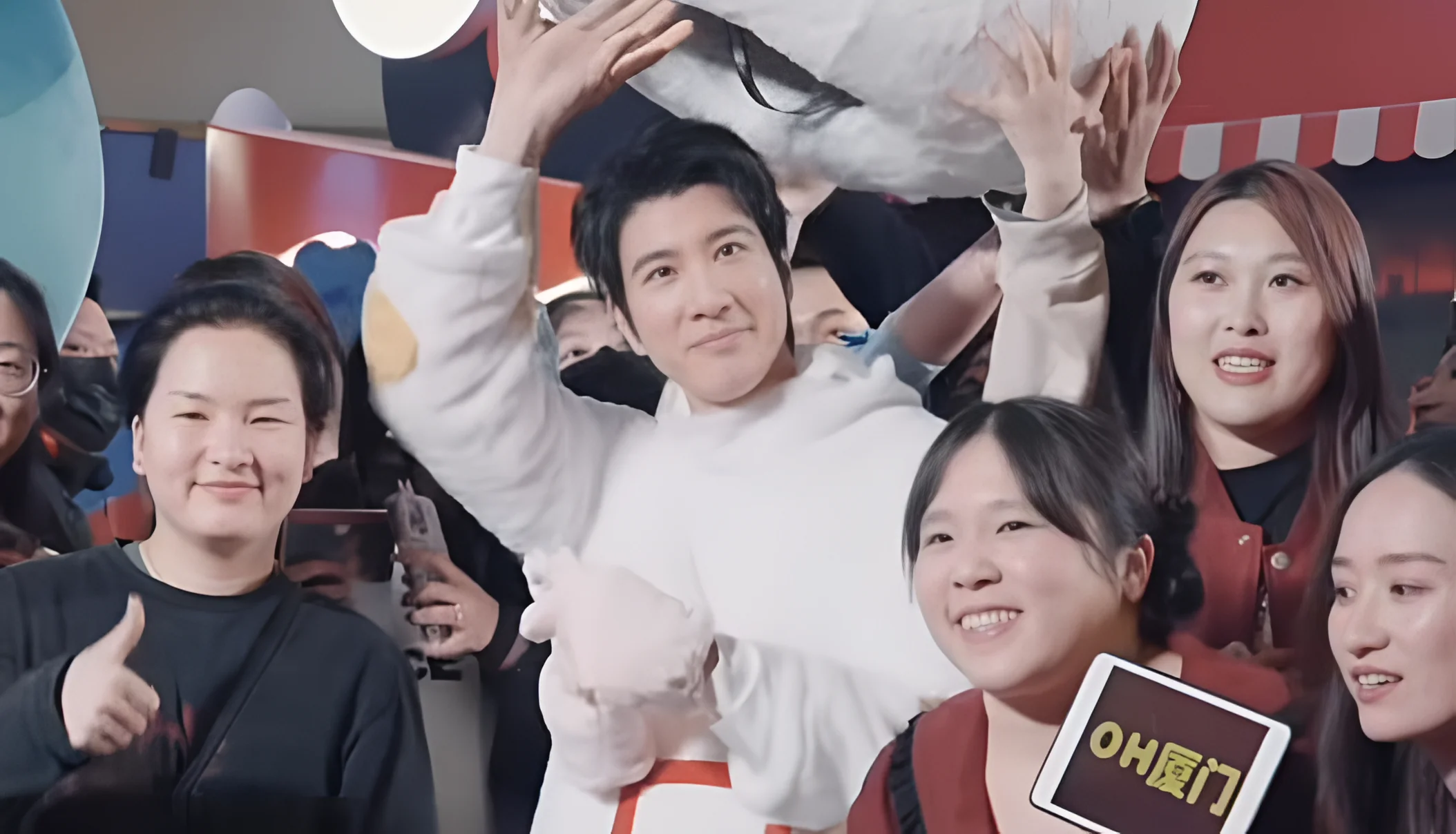 Leehom Surprises Fans as Love Rival Beethoven Turns 30